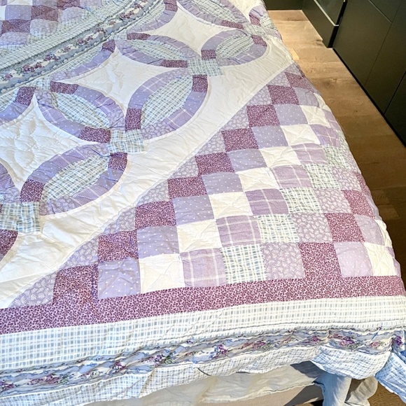 Hand Quilted Quilt Set with 2 Shams Queen Size - Picture 6 of 16